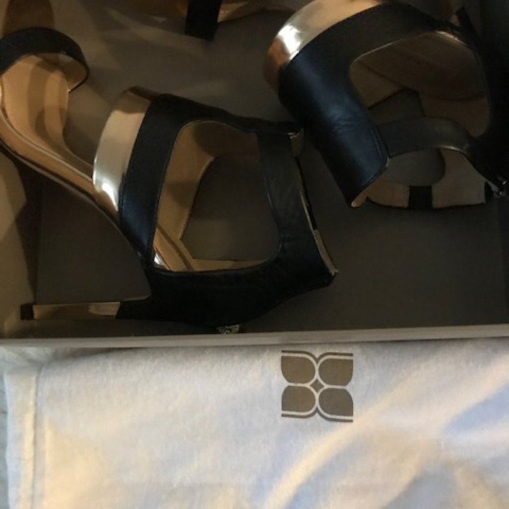 BCBGMAXAZRIA MA-Jetts Metallic Heels (Barely used)